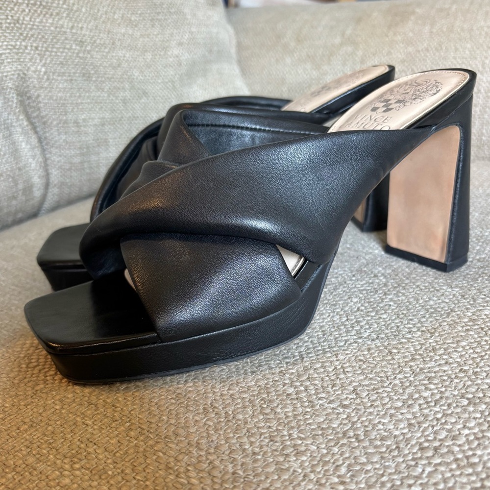 Vince Camuto Black Criss Cross Block Heel Sandal Size 7